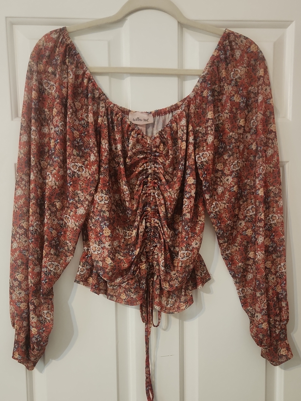 WILLOW +ROOT BUCKLE Rust Floral Ruched Peasant Crop Top